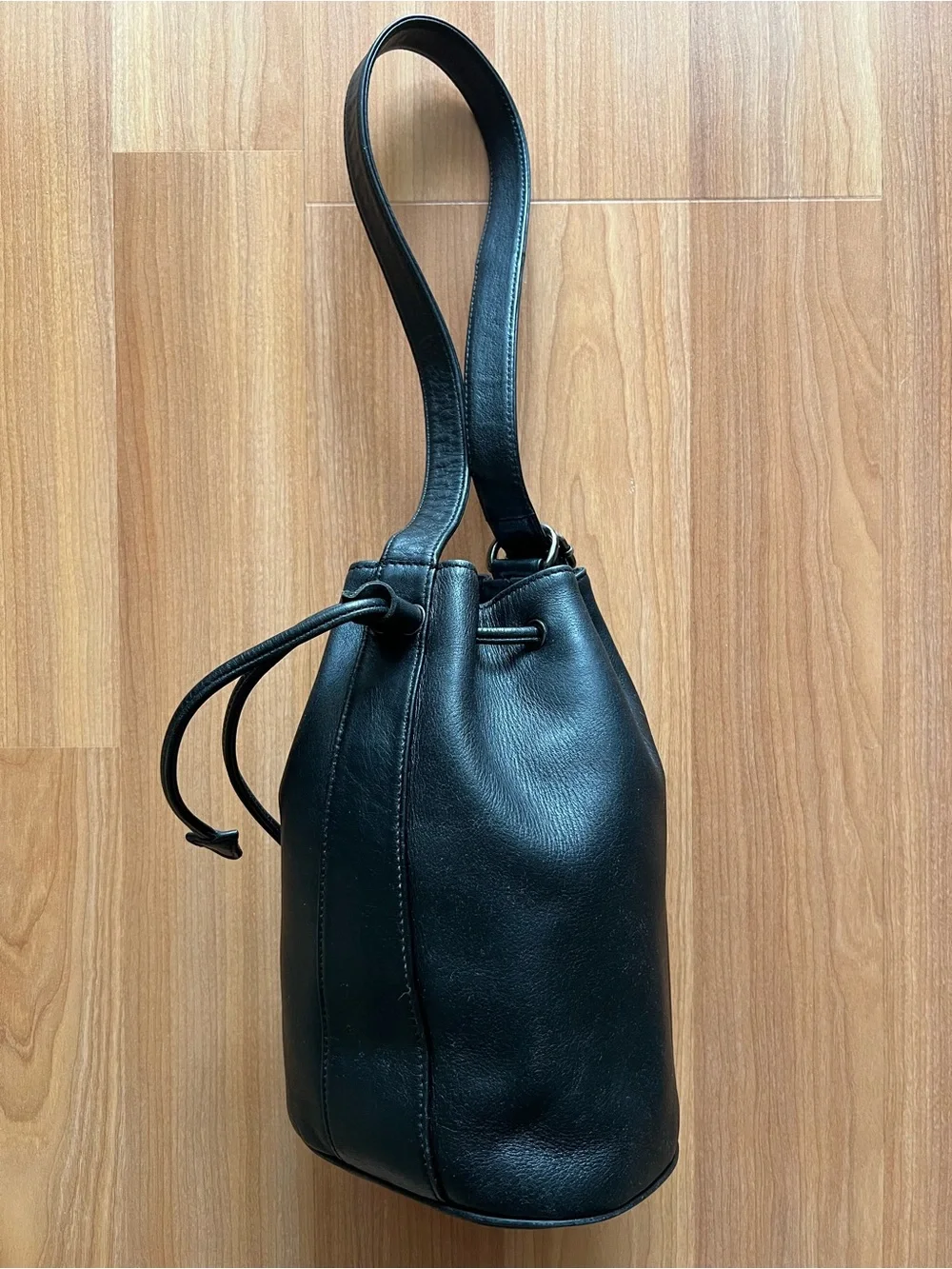 Crouch & Fitzgerald Black Leather Bucket Bag Convertible Backpack Purse